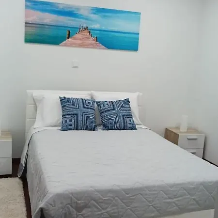 Faria's House Apartman *